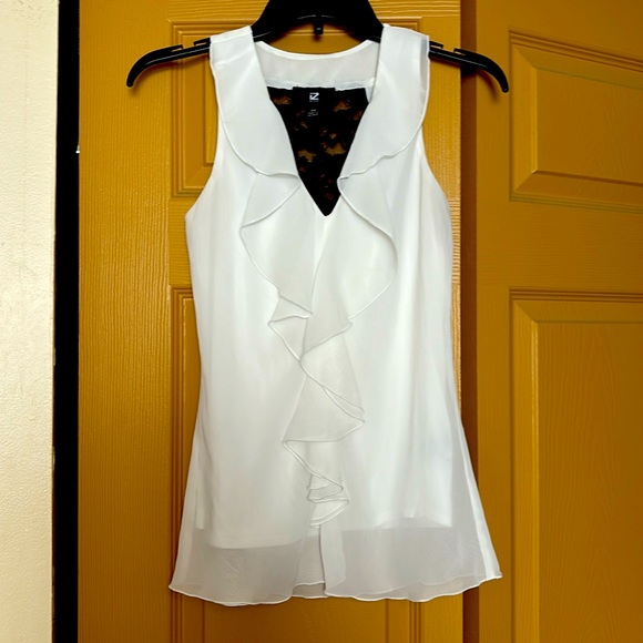 Nice white and lace top - Picture 1 of 4